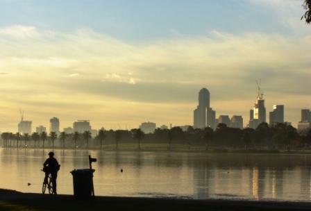 Melbourne from Albert Park. Simon Batterbury 2006.